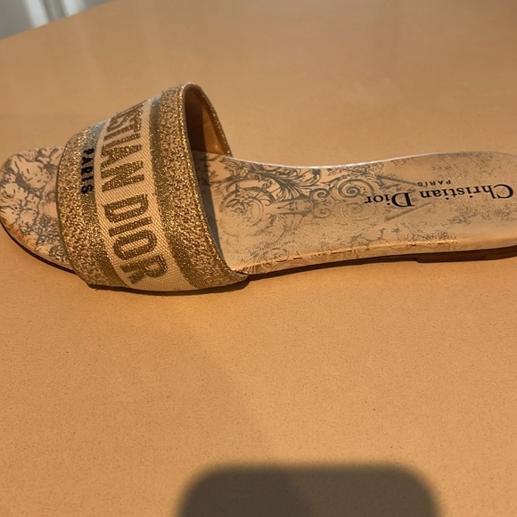 Dior shoes used a few times hard to find - Picture 3 of 4